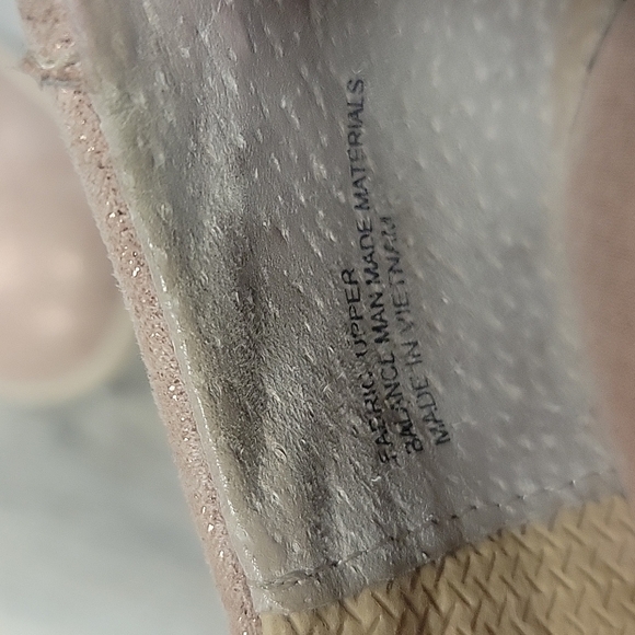 b.o.c. Pink Metallic Slip On Sneaker Size 8 - Picture 9 of 10